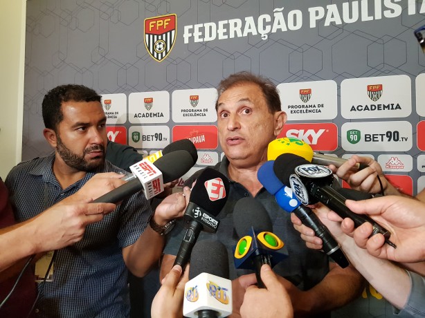 Marco Chedid tentou explicar motivos que o levaram a transferir partida para a capital