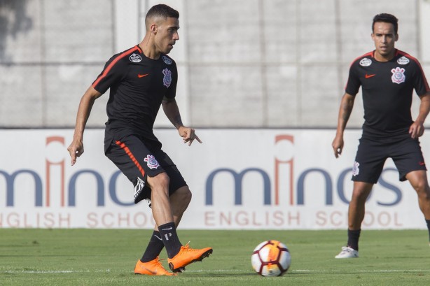 Gabriel e Jadson no treino da tarde nesta terça-feira