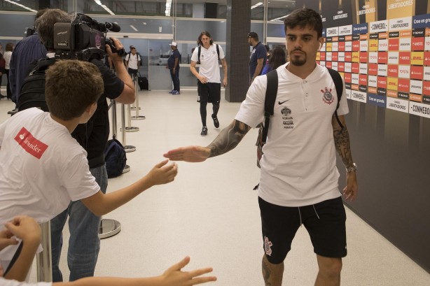 fagner na chegada para o duelo contra Deportivo Lara