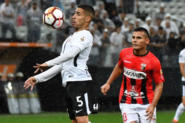 Gabriel em ação contra o Deportivo Lara