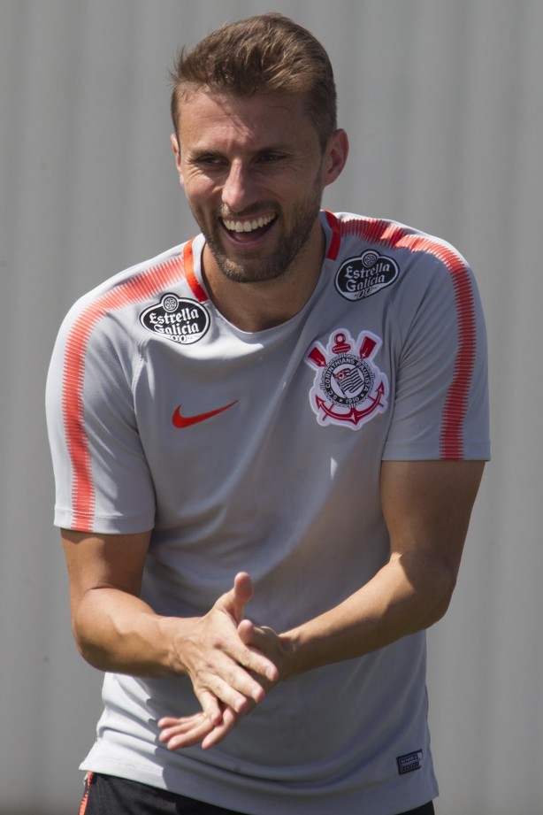 Henrique treina no CT de olho no Bragantino, pelas quartas do Paulistão
