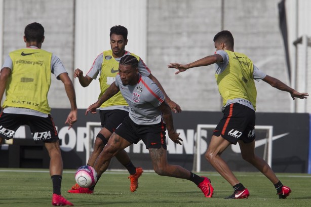 Jogadores treinaram para enfrentar o Bragantino
