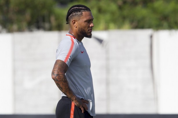 O gringo da favela não estampou seu costumeiro sorriso no treino de hoje