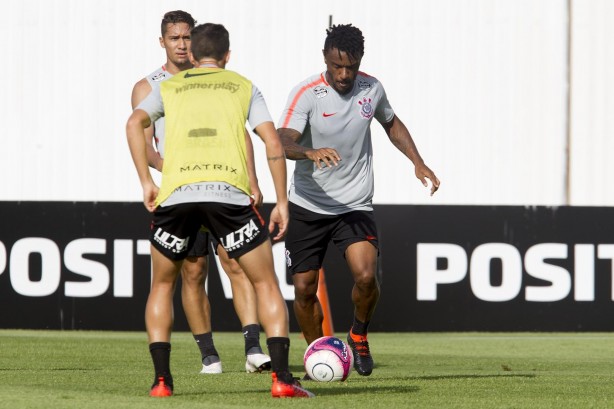Paulo Roberto no treino da quinta-feira; Foco no Bragantino, pelo Paulistão