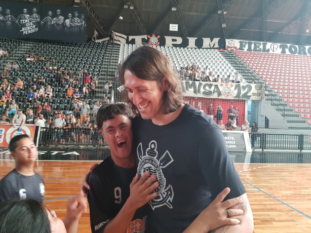 Cássio foi só sorrisos em evento no Parque São Jorge