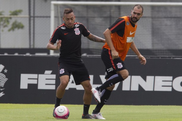 Maycon e Danilo no último treino antes do jogo contra o Bragantino
