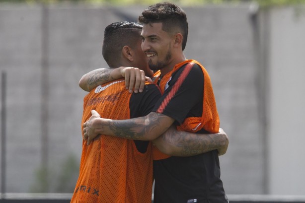 Pedro Henrique e Ralf no treino de hoje, o último antes de enfrentar o Bragantino