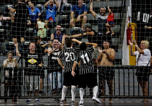 JR/Corinthians goleou o Santos pelo placar de 5 a 2