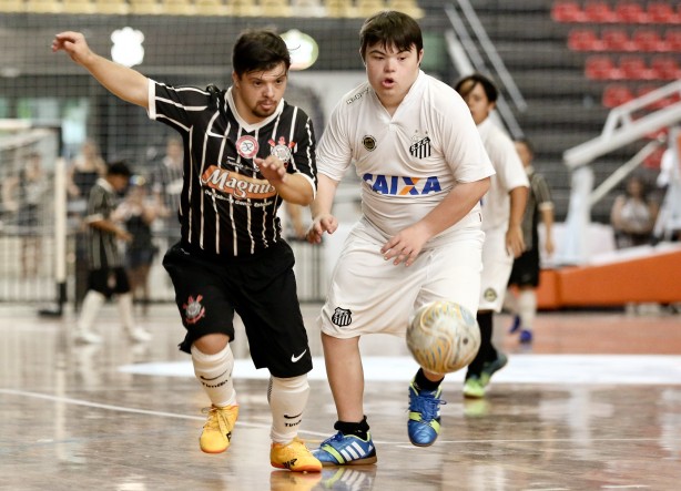 JR/Corinthians venceu o Santos, foi campeão e se manteve invicto