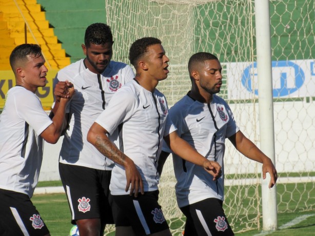 Timãozinho não tomou conhecimento do Boa e está classificado à segunda fase
