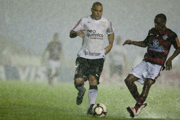Neo Química foi patrocinadora com Ronaldo no Corinthians