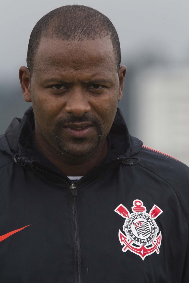 Fabinho durante o treino de reapresentação do Corinthians no CT Joaquim Grava
