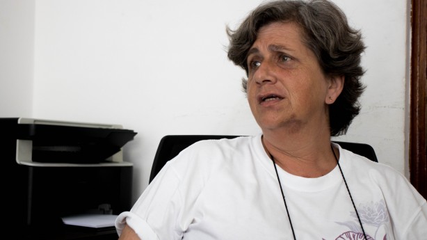 Telma mora em Itaquera e trabalha como corretora em uma imobiliária local