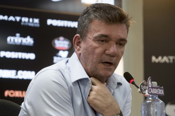 Andrés Sanchez em coletiva no CT