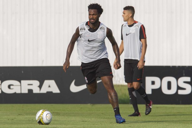 Renê Júnior treina para enfrentar o Palmeiras, na final do campeonato paulista 2018