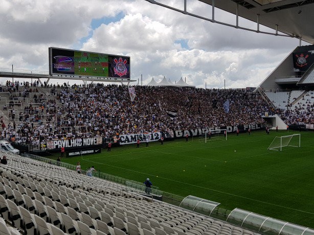 Torcida fez muita festa antes de primeiro Dérbi de 2018