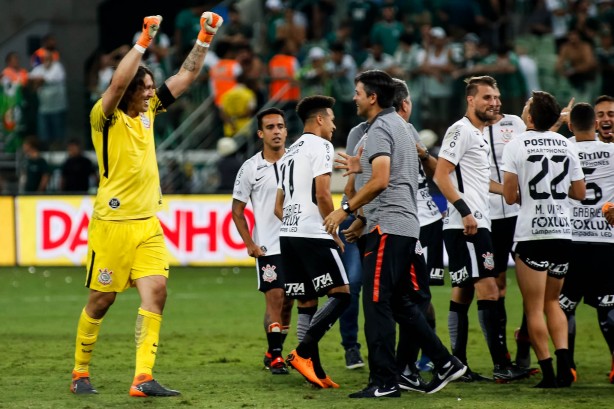 Jogadores comemoram a vitória na tarde deste domingo pela final do campeonato paulista
