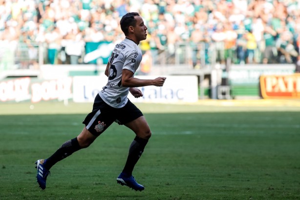 Rodriguinho abre o placar logo no primeiro minuto de jogo