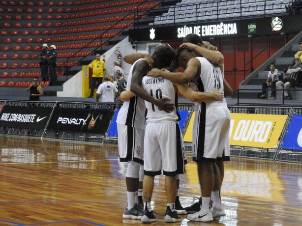 Basquete do Corinthians voltou a pisar no Ginsio Wlamir Marques, no Parque So Jorge