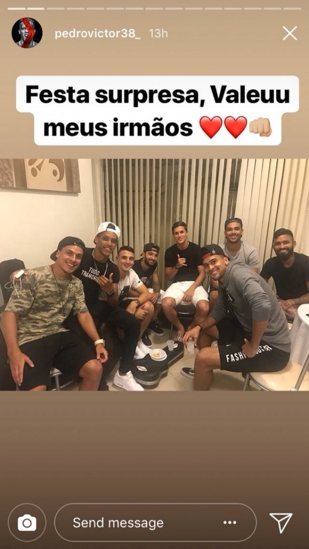 A festa contou com a presena de jogadores do Timo