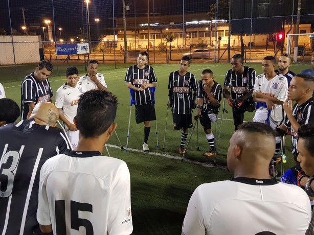 Jogadores do Corinthians treinam duas vezes por semana em Mogi das Cruzes