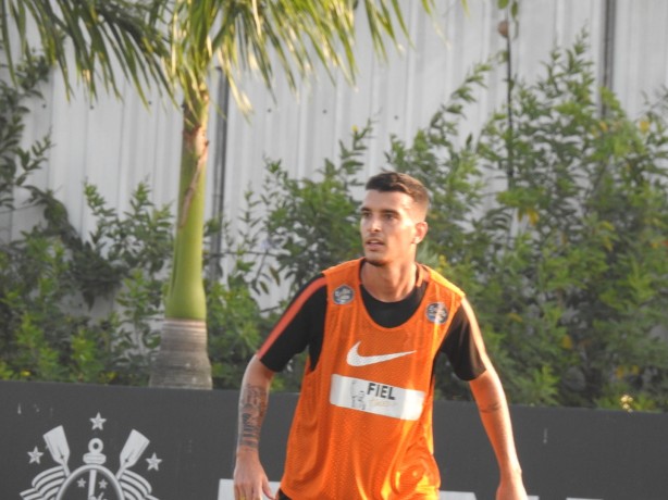 Bruno Xavier, atacante em seu primeiro trabalho com bola no CT do Corinthians