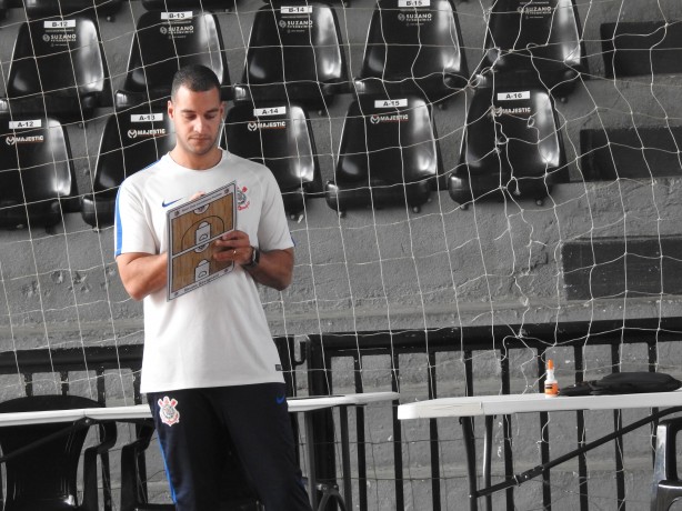 Técnico Bruno Savignani impôs concentração para o duelo contra o Cerrado, desta terça