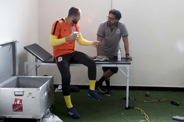 Jogadores no vestiário antes da partida contra o Atlético-MG