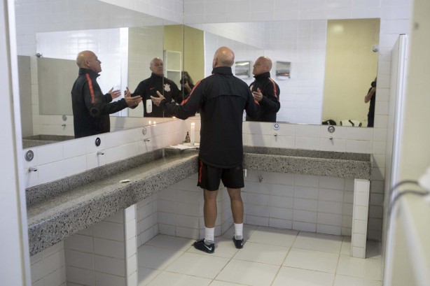 Mauri Lima no vestiário antes da partida contra o Atlético-MG
