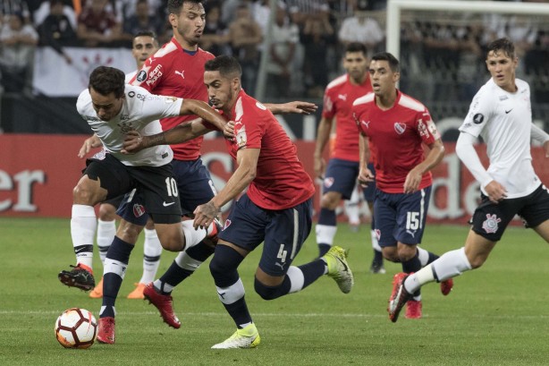 Jogo contra o Independiente foi muito corrido na Arena Corinthians