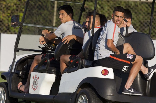 Balbuena, Gabriel, Maycon e commpanhia chegam ao campo para o treino de quinta-feira