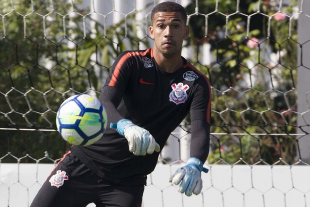Diego durante treinamento desta manhã no CT Joaquim Grava