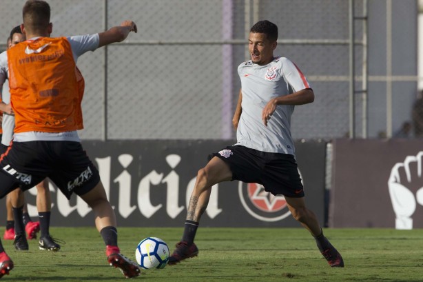 Léo Príncipe no primeiro dia de treino após frustrante derrota para o Independiente, da Argentina