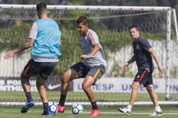 Matheus Matias no treino desta sexta-feira no CT Joaquim Grava