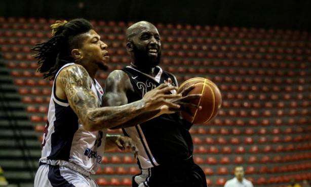 Na noite desta quinta-feira, o Corinthians voltou à disputa da Liga Ouro no Ginásio Wlamir Marques