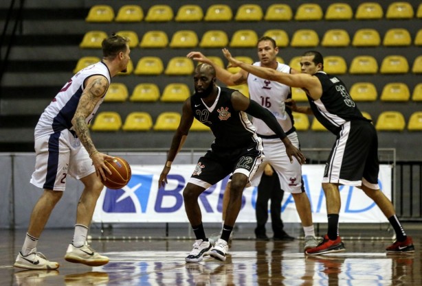 O basquete do Timão se mantém líder isolado até o momento