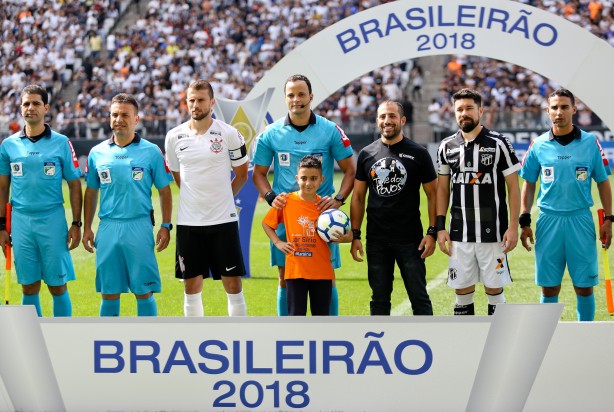 Crianças refugiadas estiveram presentes na Arena Corinthians no duelo contra o Ceará
