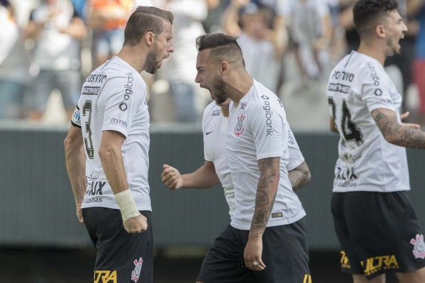 Henrique empata o placar contra o Ceará, na Arena Corinthians