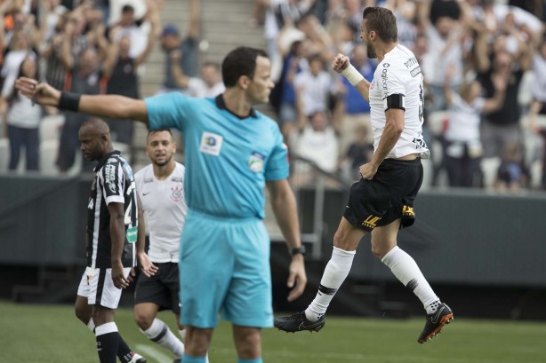 Henrique marcou de cabeça o gol de empate contra o Ceará