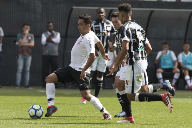 Jadson durante o jogo contra o Ceará, na Arena Corinthians