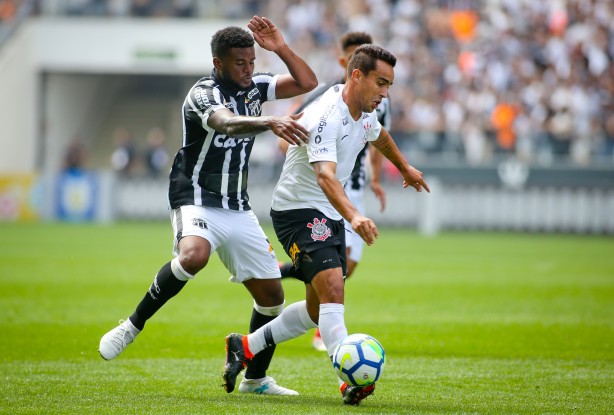 Jadson durante partida contra o Ceará, pela quarta rodada do Brasilierão