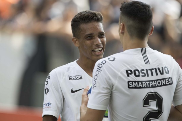 Pedrinho durante o jogo contra o Ceará, na Arena Corinthians