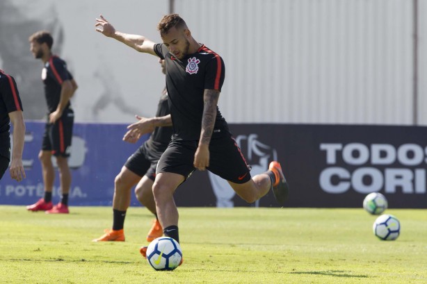 Maycon também está entre os titulares que vão encara o Ceará, na Arena Corinthians