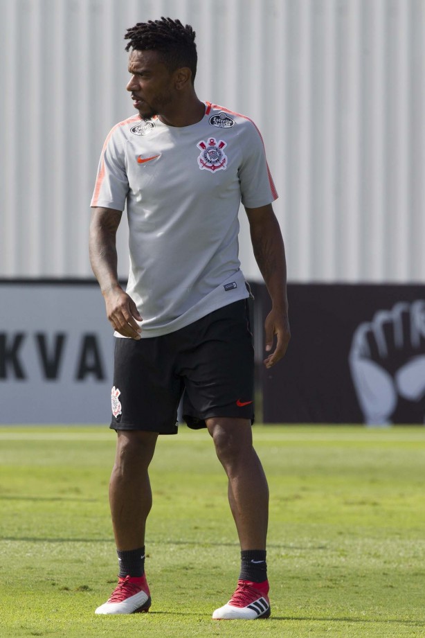 Paulo Roberto durante treino desta manhã no CT Joaquim Grava