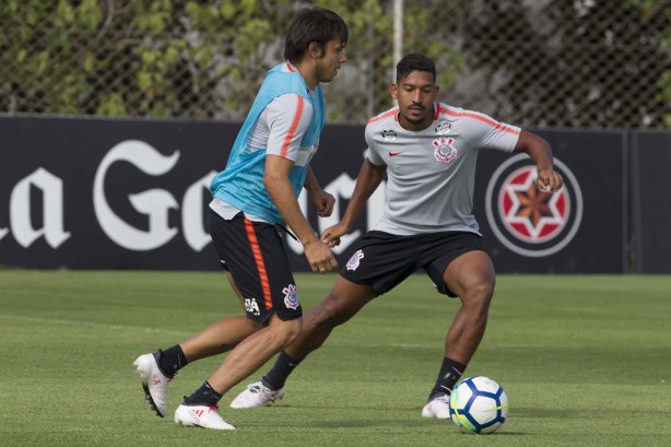 Romero e Léo Príncipe no treino de hoje no CT