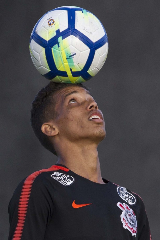 Pedrinho vem sido constantemente elogiado pela torcida e pelos rivais nesta temporada
