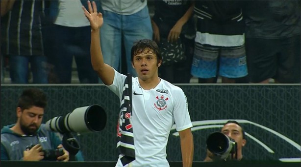 Angel comemorou gol com gesto em alusão ao aniversário de quatro anos da Arena