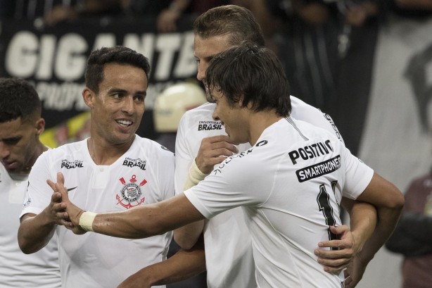 Comemoração pelo gol do Romero contra o Vitória