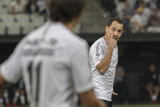 Rodriguinho durante jogo contra o Vitória, na Arena Corinthians, pela Copa do Brasil