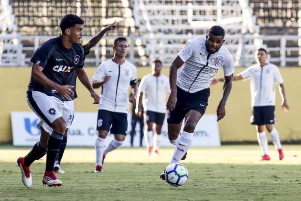 Timão sub-20 saiu na frente e derrotou o Botafogo por 2 a 0 na Copa do Brasil sub-20